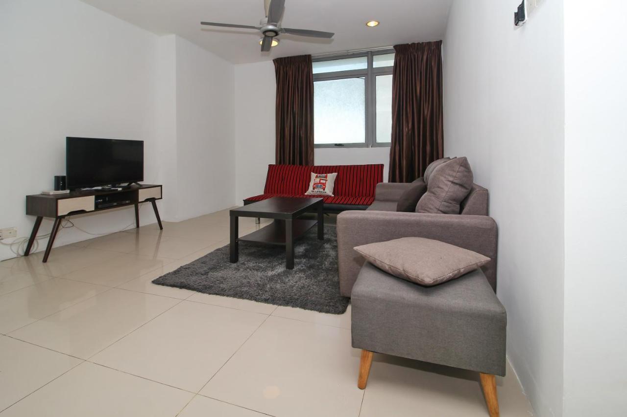 Oyo Home 770 Elite 2Br Taragon Puteri Kuala Lumpur Buitenkant foto