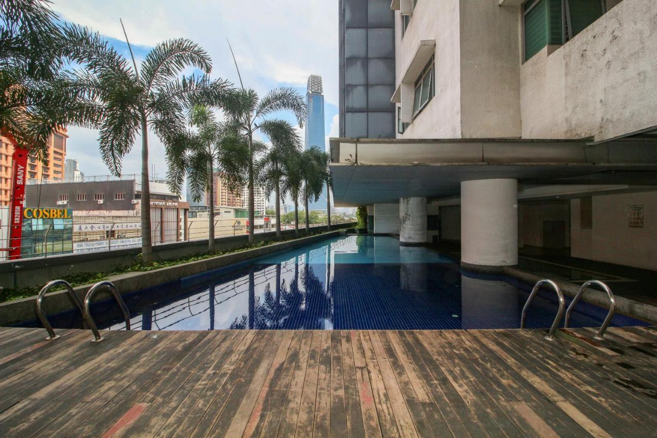 Oyo Home 770 Elite 2Br Taragon Puteri Kuala Lumpur Buitenkant foto